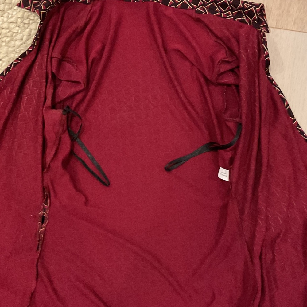 Elegant Burgundy Patterned Dress - Picture 4 of 6